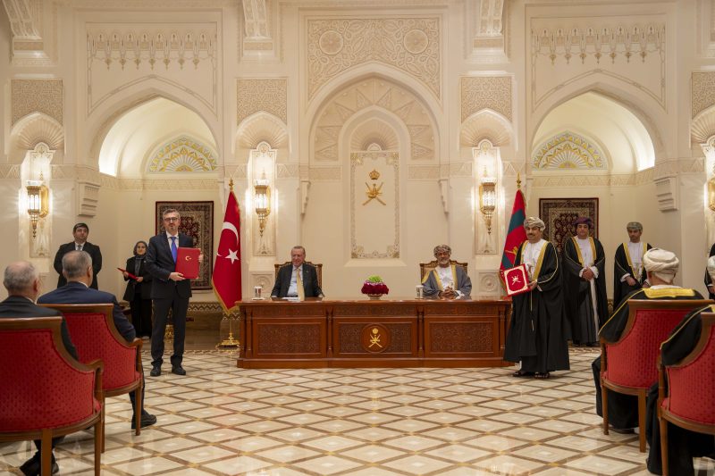جلالةُ السُّلطان والرئيس التُّركي يشهدان التّوقيع على إعلان وبيان مُشترَكَيْن و6 اتّفاقيّات و8 مذكّرات تفاهم