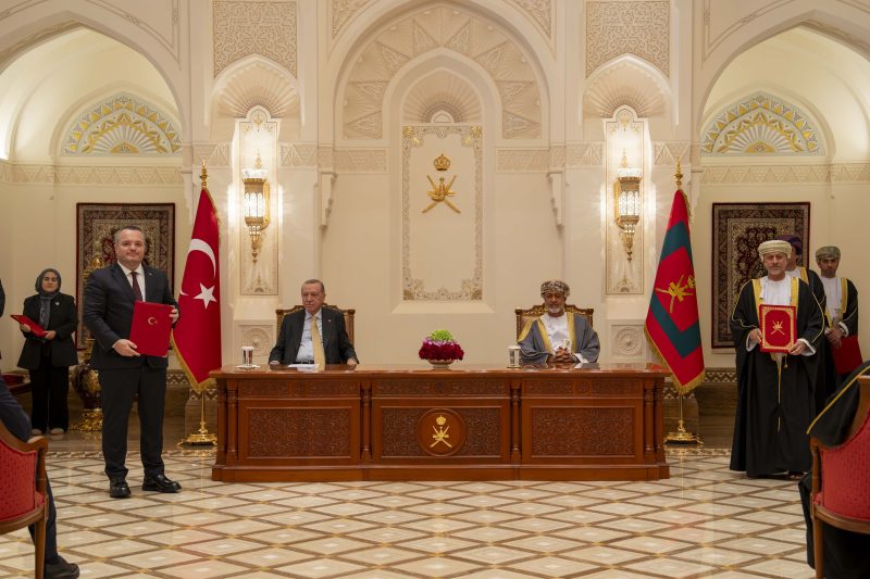 جلالةُ السُّلطان والرئيس التُّركي يشهدان التّوقيع على إعلان وبيان مُشترَكَيْن و6 اتّفاقيّات و8 مذكّرات تفاهم
