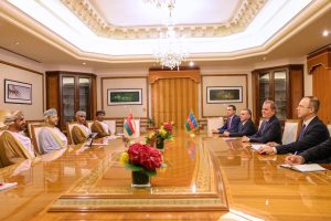 سلطنة عُمان وأذربيجان تعقدان جلسة مباحثات رسمية