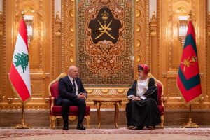 جلالةُ السُّلطان المعظّم وفخامةُ الرئيس اللُّبناني يعقدان جلسة مباحثات رسميّةً