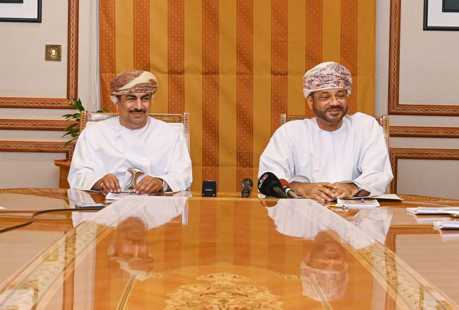 معالي السيد وزيرُ الخارجيّة يستقبل وفد جمعية الصّحفيين الأجانب بالمملكة المتحدة معالي السيد وزيرُ الخارجيّة يستقبل وفد جمعية الصّحفيين الأجانب بالمملكة المتحدة