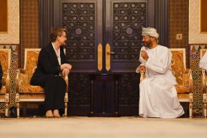 Minister meets his UK counterpart in Manama
