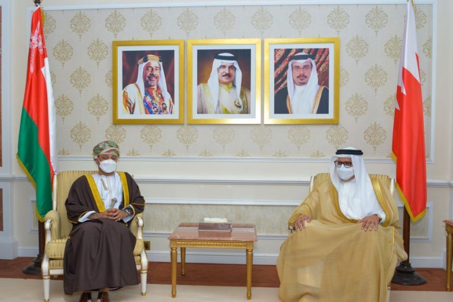 تناول الجانبان في جلسة المباحثات جوانب العلاقات الثنائية بين البلدين الشقيقين ومجالات التعاون المشتركة، وأكدا على حرصهما لتعزيزها لآفاق أرحب. كما تبادل الجانبان وجهات النظر حول عدد من القضايا الاقليمية والدولية ذات الاهتمام المشترك.