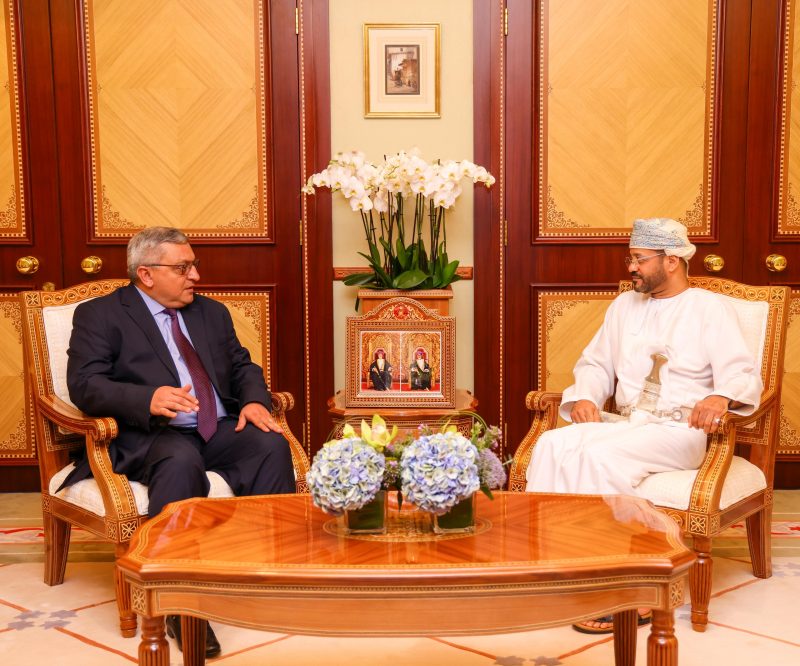 وزير الخارجية يتسلّم نسخة من أوراق اعتماد سفير جمهورية أرمينيا لدى سلطنة عُمان