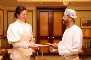 وزير الخارجية يتسلّم نسخة من أوراق اعتماد سفيرة جمهورية أوكرانيا لدى سلطنة عُمان