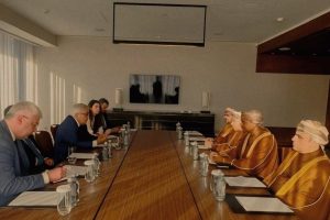 سلطنة عُمان وروسيا تبحثان سُبل تعزيز مجالات التعاون
