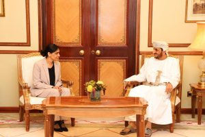 وكيل الوزارة للشؤون السياسية يلتقي السفيرة البريطانية لدى اليمن