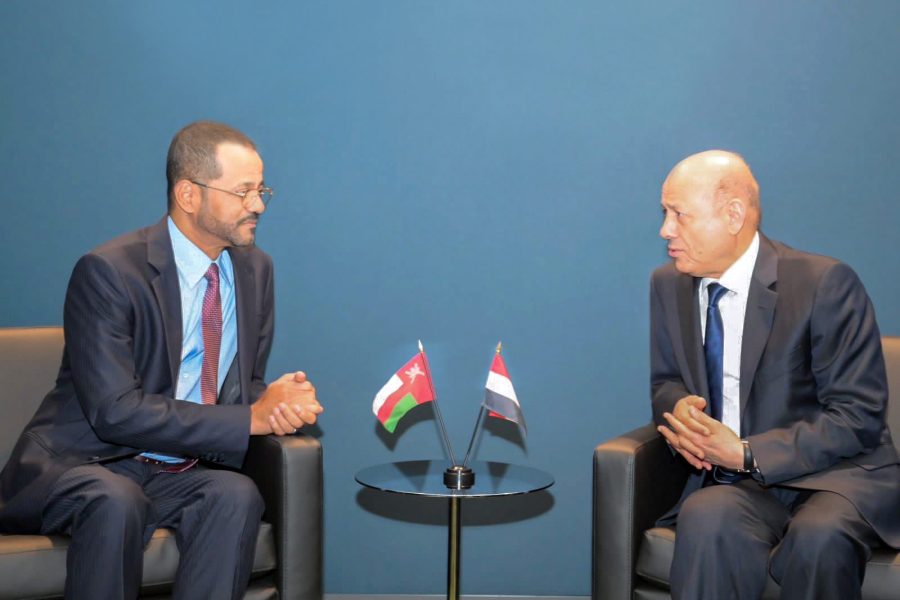 d72bbf1a-6d6f-4785-a7a4-3f51f2f7237f 2C Sayyid-Badr-meets-chair-Yemen-Presidential-Leadership-Council