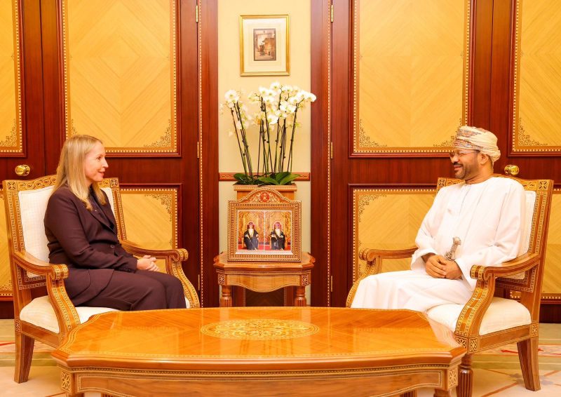 وزير الخارجية يستقبل السفيرة الهولندية بمناسبة انتهاء مهام عملها