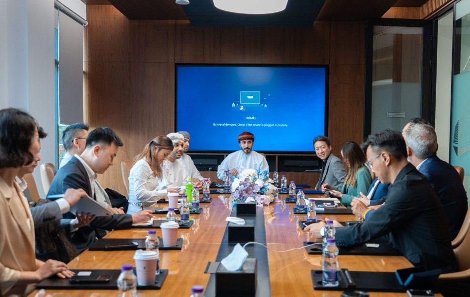 Oman and Hبحثُ فرص التعاون المشترك بين سلطنة عُمان وهونج كونجong Kong Explore cooperation opportunities بحثُ فرص التعاون المشترك بين سلطنة عُمان وهونج كونج