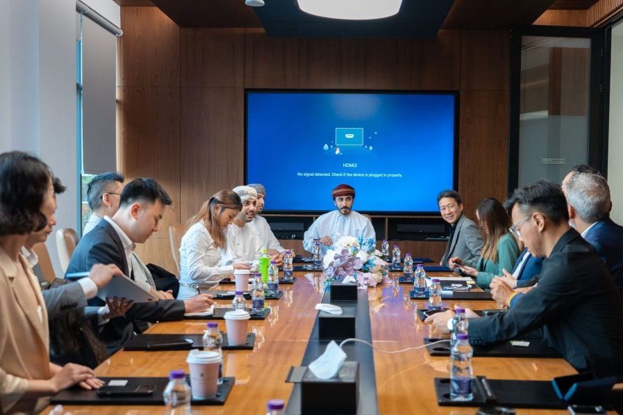 بحثُ فرص التعاون المشترك بين سلطنة عُمان وهونج كونج بحثُ فرص التعاون المشترك بين سلطنة عُمان وهونج كونج
