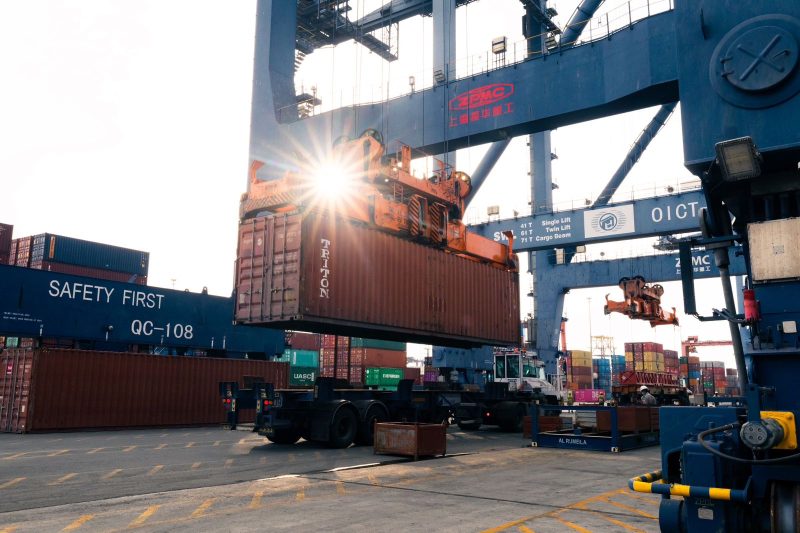 سلطنة عُمان بيئة استثمارية جاذبة مدعومة بإجراءات تقنية سهلة