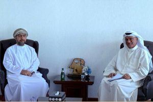 الكويت: وزير التعليم العالي يستقبل سفير سلطنة عمان