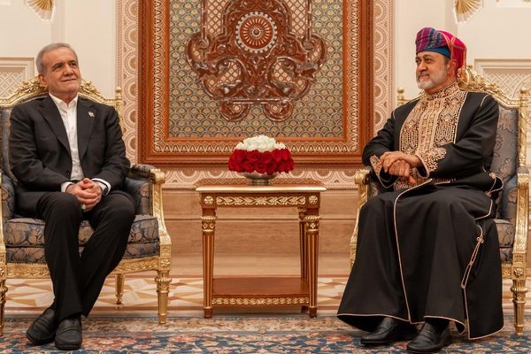 جلالة السُّلطان المعظم يُقيم مأدبة عشاء رسميّة بضيافة قصر العلم العامر تكريمًا للرئيس الإيراني