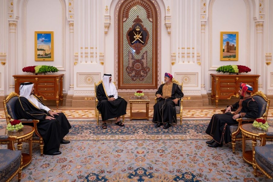 جلالةُ السُّلطان المعظم يُقيم مأدبةَ عشاء رسميّةً تكريمًا لأميرِ دولة قطر جلالةُ السُّلطان المعظم يُقيم مأدبةَ عشاء رسميّةً تكريمًا لأميرِ دولة قطر