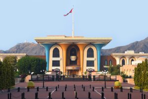 سلطنة عُمان تعلن عن موعد الجولة القادمة من المحادثات الإيرانية الأمريكية