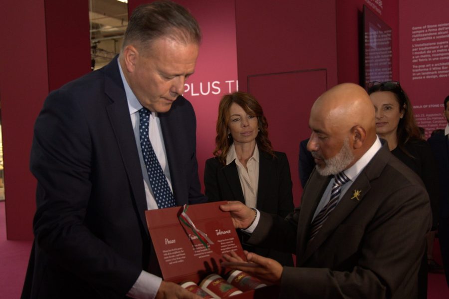 Italy: Ambassador visits Oman pavilion at Marmomac trade fair