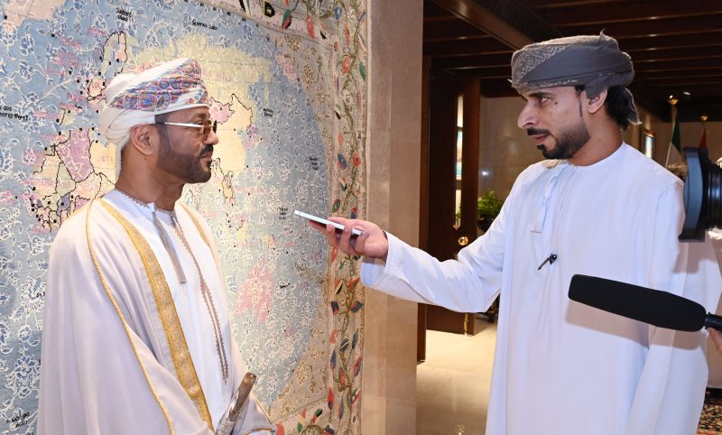 وزير الخارجية يبحث مع نظيره السوري آفاق تطوير التعاون الثنائي في مختلف المجالات