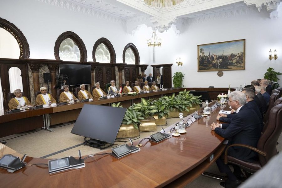 His Majesty and the Algerian President hold a bilateral meeting and official talks His Majesty and the Algerian President hold a bilateral meeting and official talks