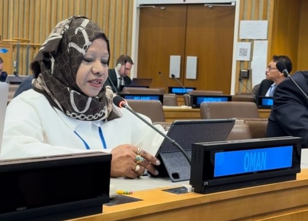 شنونة بنت سالم الحبسية في المجلس التنفيذي لمنظمة اليونيسف والدكتورة ثويبة البروانية في لجنة حقوق الطفل (CRC)