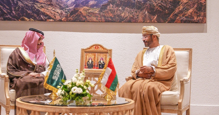 وزير الخارجية يعقد مع نظيره السعودي مباحثات ثنائية ويزوران منفذ الربع الخالي