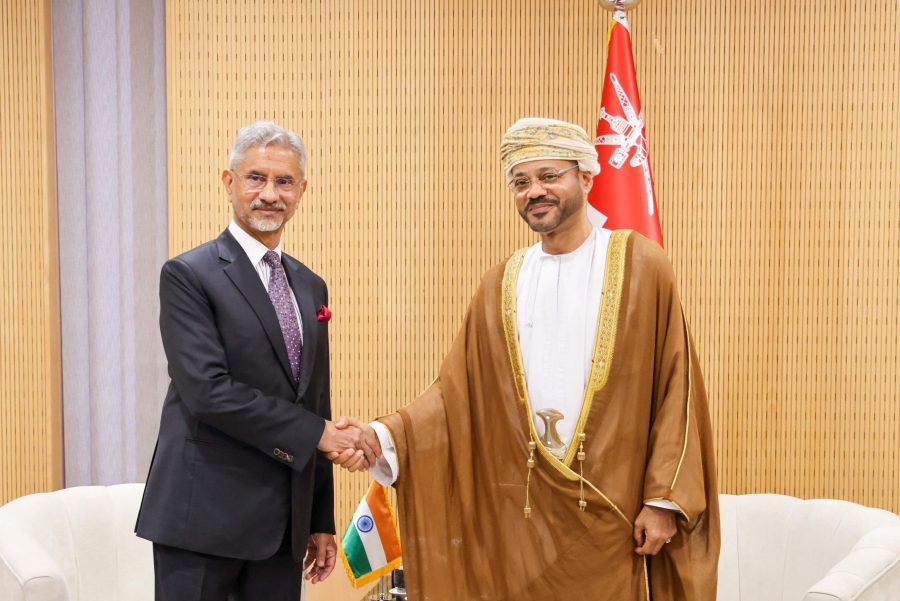 Foreign Minister meets Indian counterpart Foreign Minister meets Indian counterpart