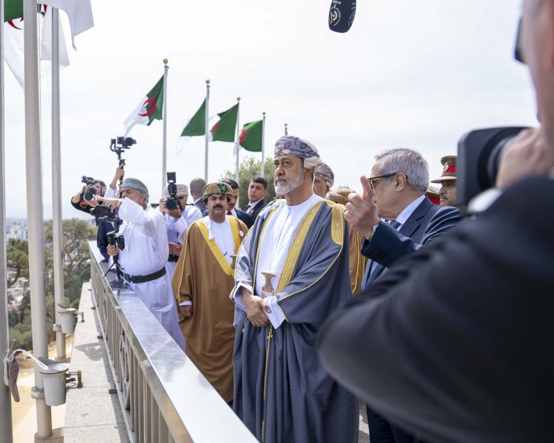 ورافق جلالةَ السُّلطان المعظم خلال الزيارة الوفد الرّسميّ المرافق لجلالتِه.