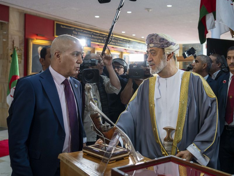 ورافق جلالةَ السُّلطان المعظم خلال الزيارة الوفد الرّسميّ المرافق لجلالتِه.