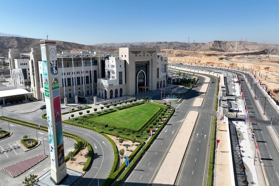 مسؤولون وسفراء من الدّول الشقيقة يُشيدون بإنجازات سلطنة عُمان في يومها الوطني المجيد مسؤولون وسفراء من الدّول الشقيقة يُشيدون بإنجازات سلطنة عُمان في يومها الوطني المجيد