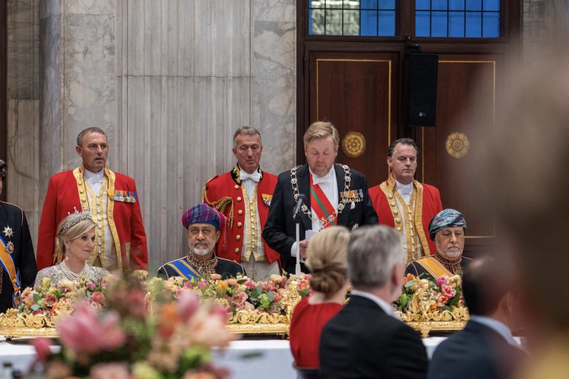 King of the Netherlands holds dinner in honour of His Majesty